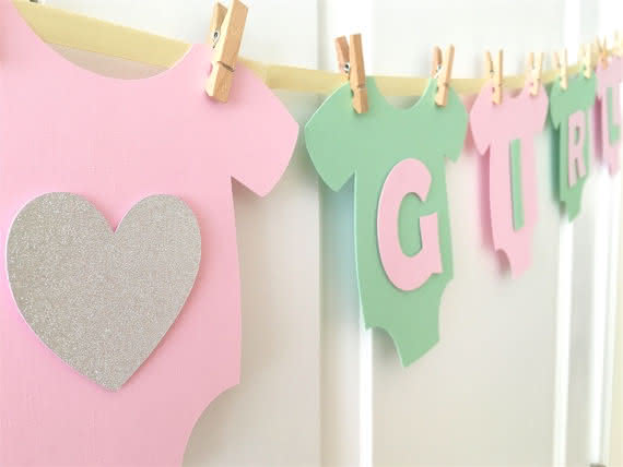 Baby shower fille : organisation et cadeau