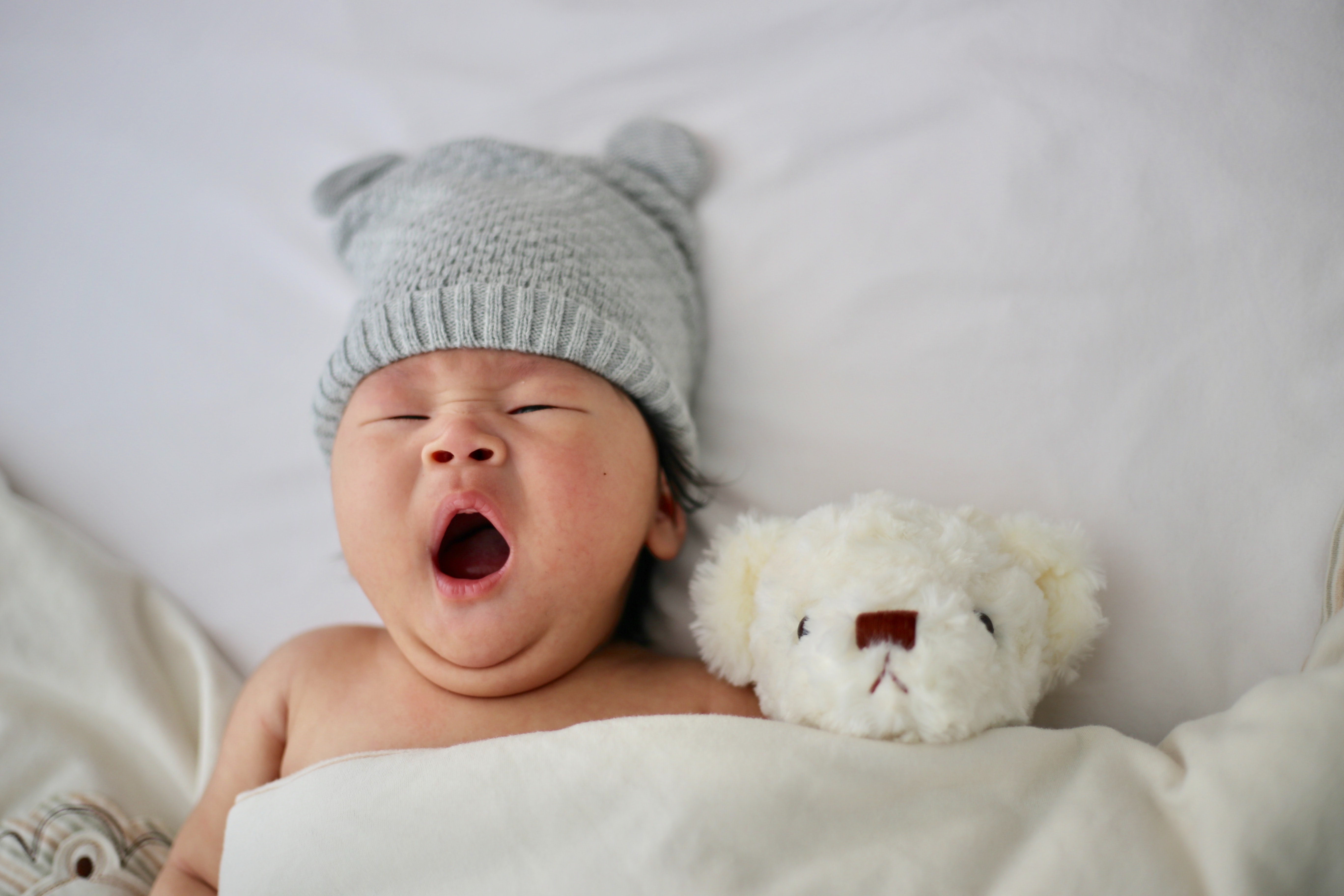 Pourquoi offrir un doudou personnalisé à bébé ? - Blog Une