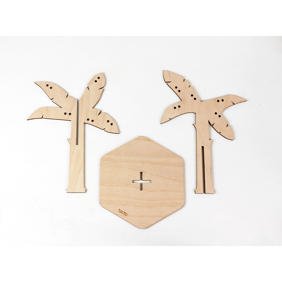 Porte-bijoux Tropique fabriqué en France à partir de bouleau issu de forêt gérée durablement.