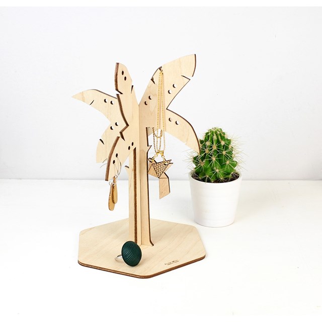 Porte-bijoux Tropique fabriqué en France à partir de bouleau issu de forêt gérée durablement.