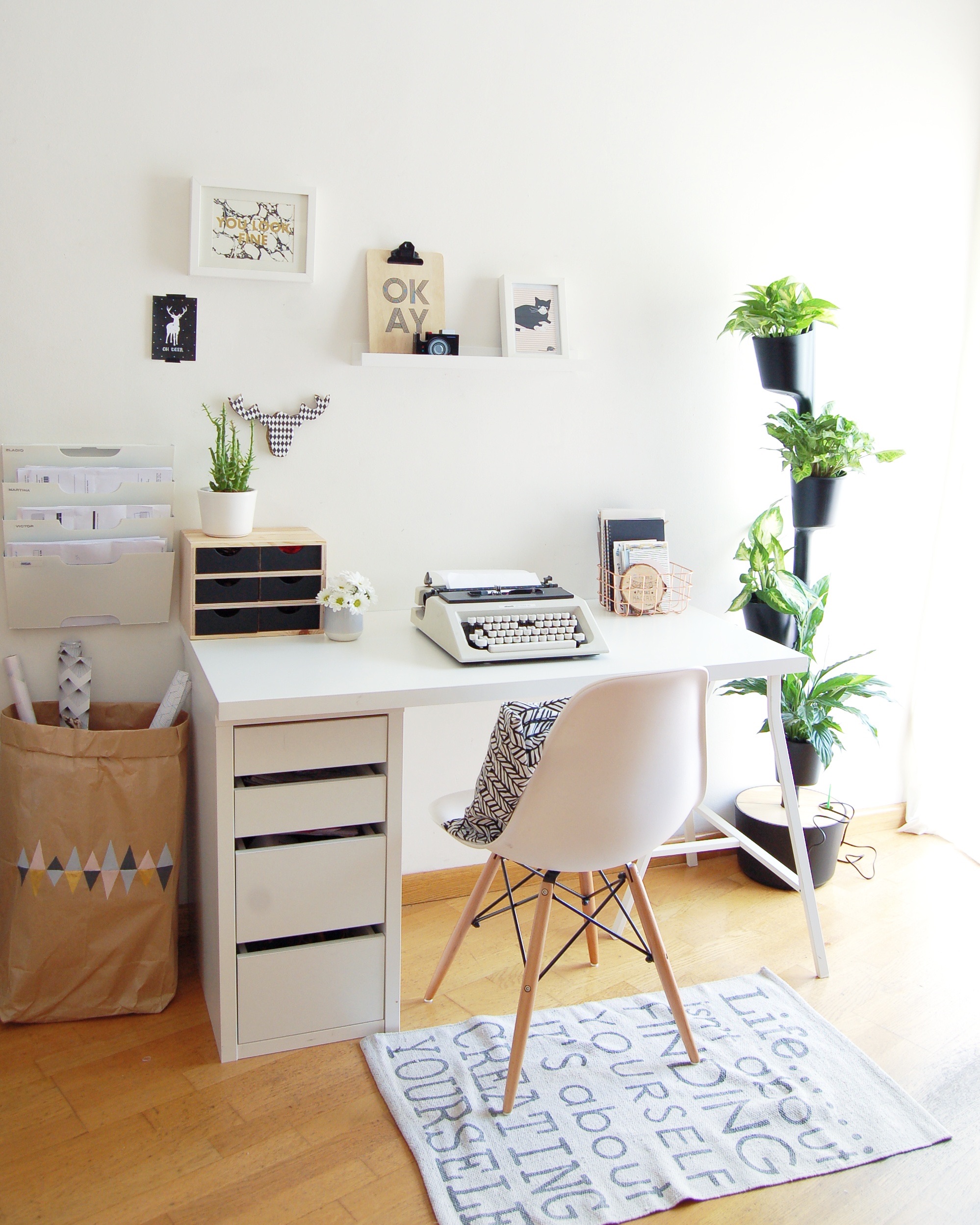 Jardinière verticale d'intérieur avec arrosage intelligent WiFi 7