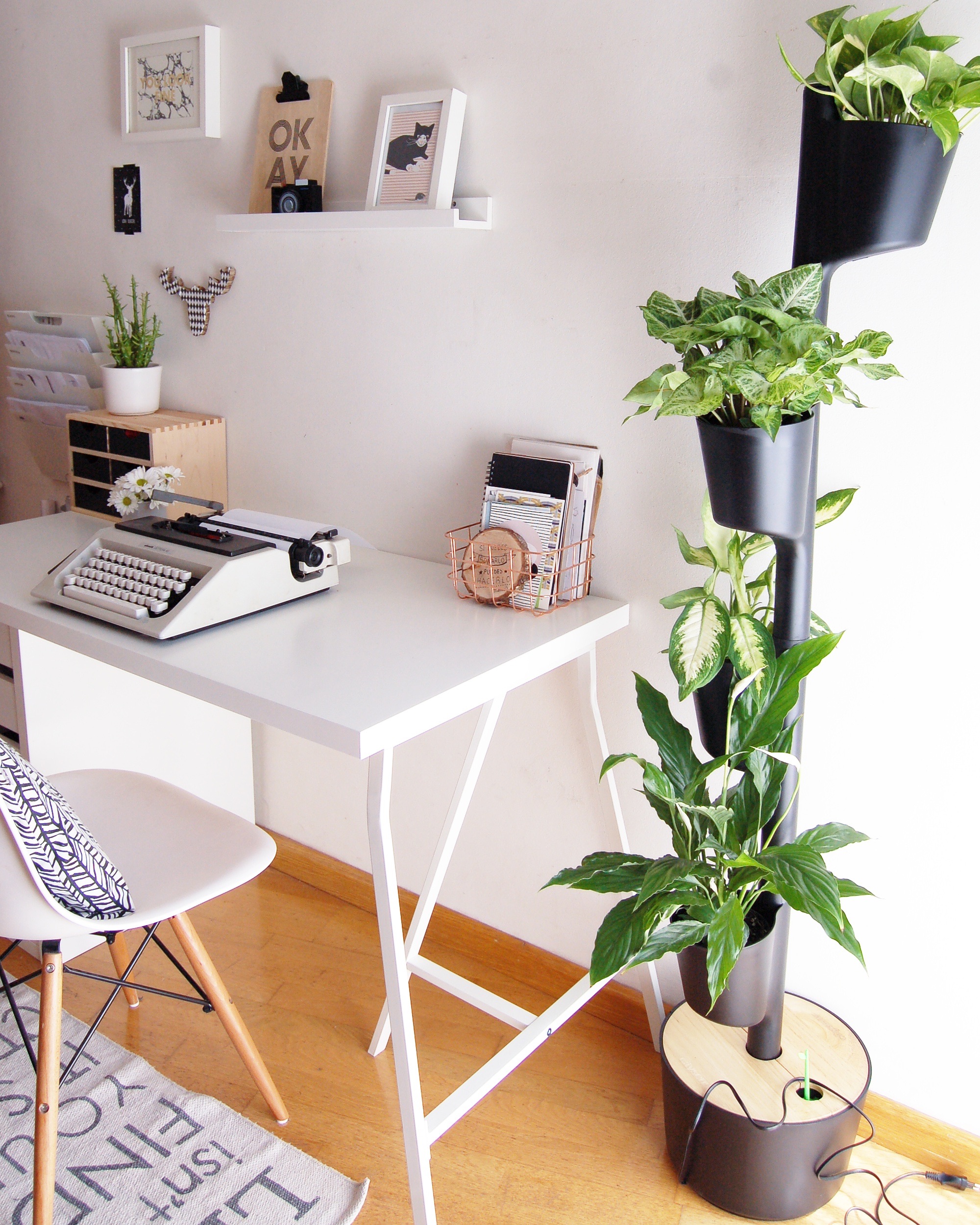 Jardinière verticale d'intérieur avec arrosage intelligent WiFi 6