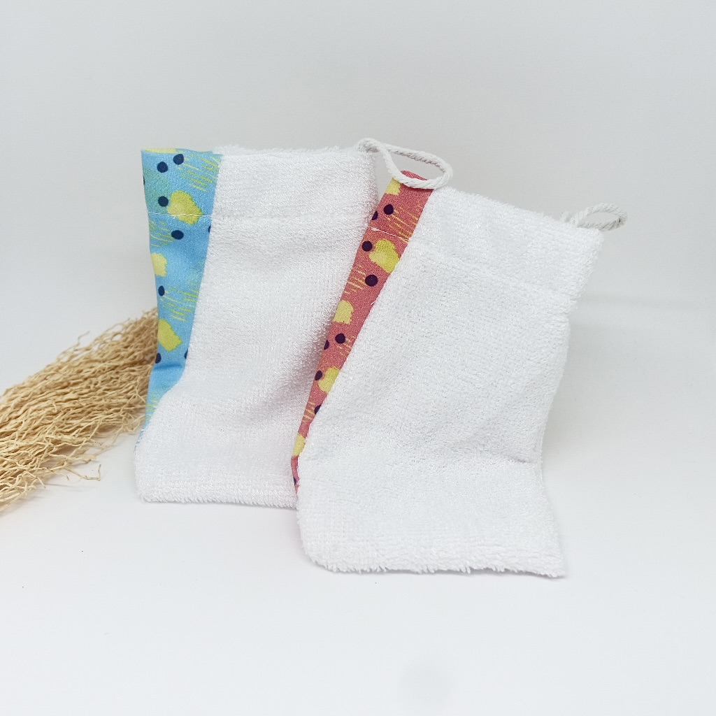 petit gant à motifs colorés