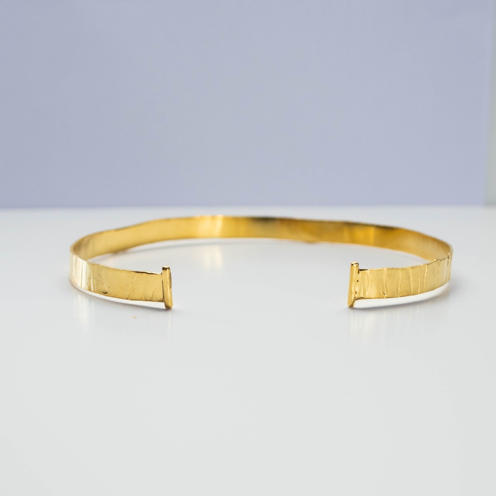 Bracelet-doré-or-fin-carats-choker-Bresma-bijoux-femme-torque-schiste