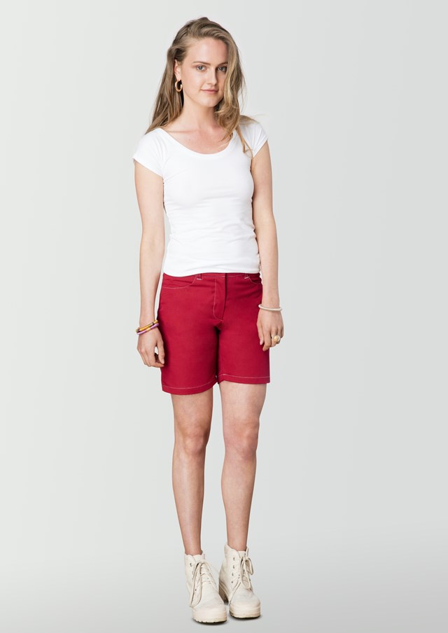 short-ecclo-rouge-femme-Made-in-France-et-coton-upcyclé-recyclé-dreamact-face-2