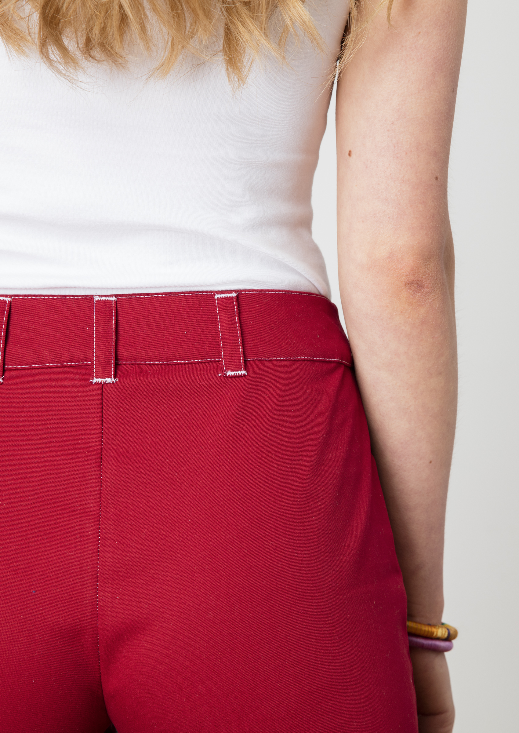 short-ecclo-rouge-femme-Made-in-France-et-coton-upcyclé-recyclé-dreamact-zoom-arriere