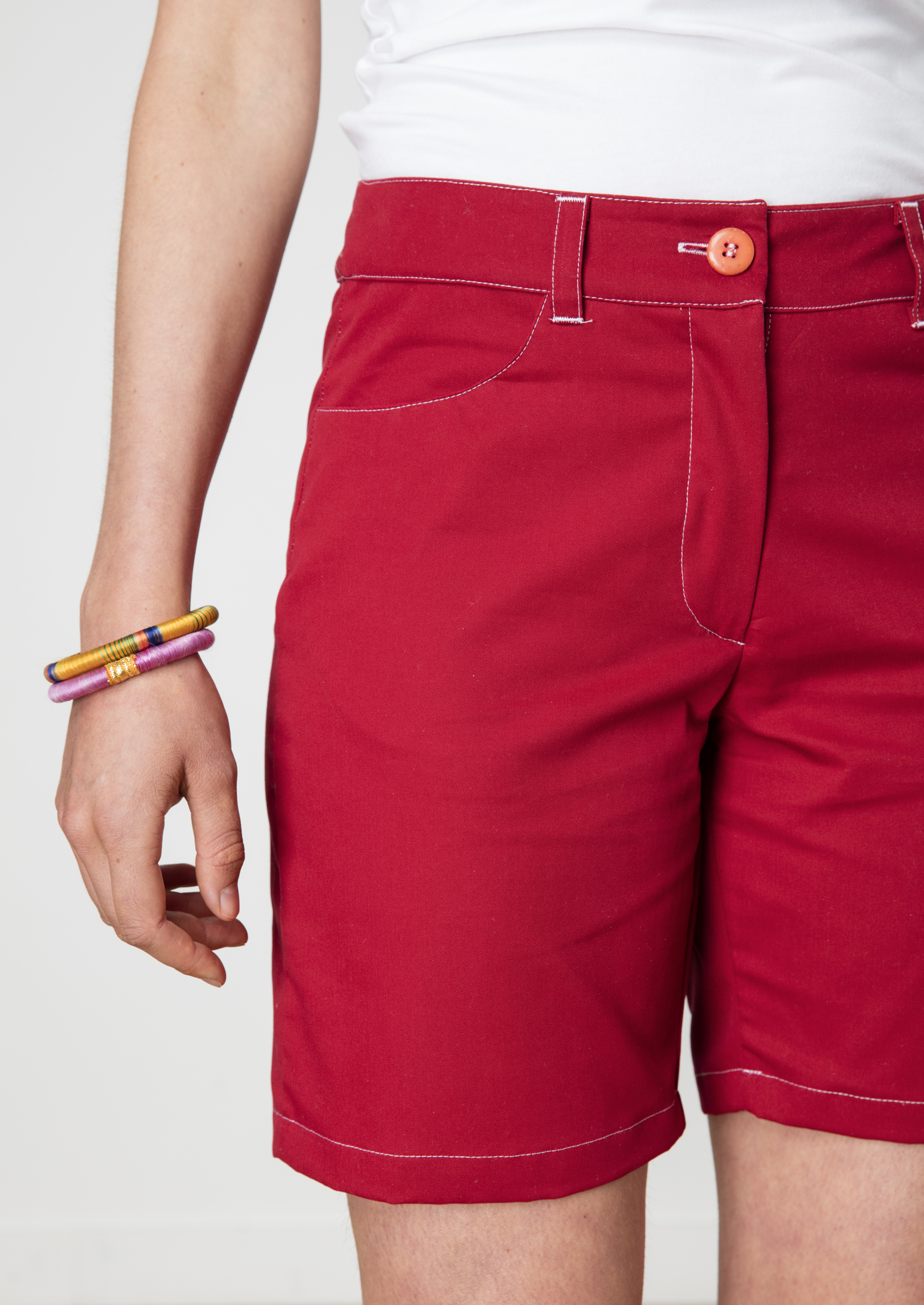 short-ecclo-rouge-femme-Made-in-France-et-coton-upcyclé-recyclé-dreamact-zoom-avant