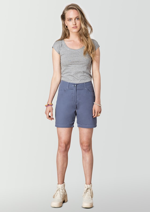 short-ecclo-bleu-femme-Made-in-France-et-coton-upcyclé-recyclé-dreamact-face-1