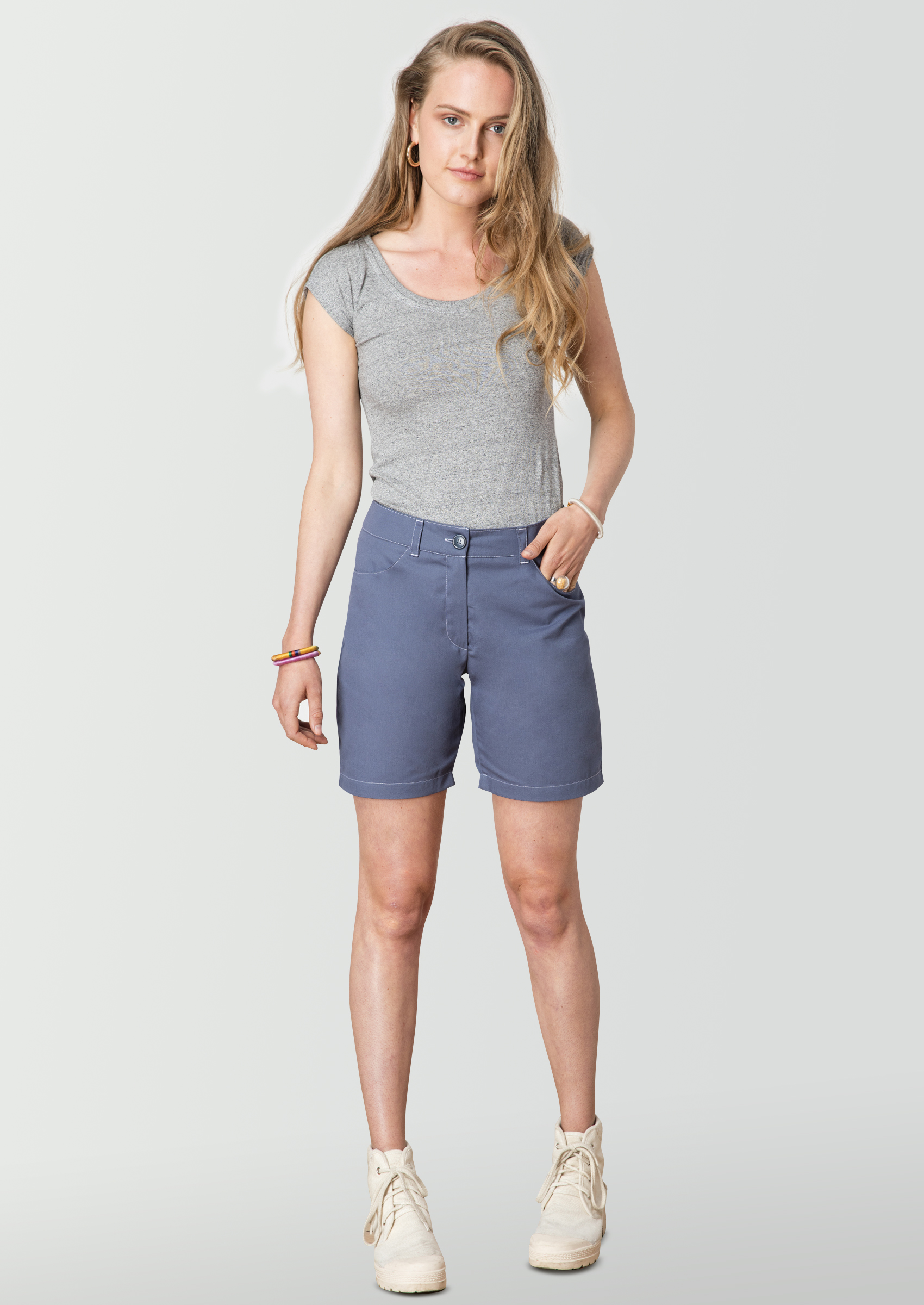 short-ecclo-bleu-femme-Made-in-France-et-coton-upcyclé-recyclé-dreamact-face-2