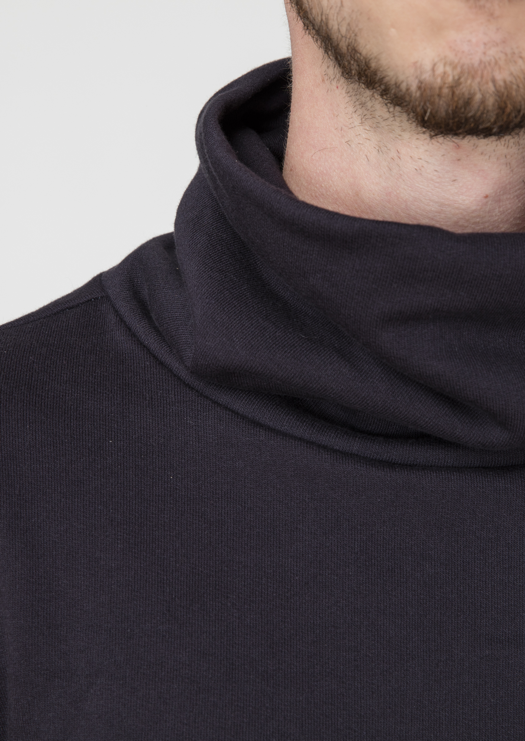 sweat-ecclo-homme-col-haut-caban-Made-in-France-et-coton-upcyclé-recyclé-dreamact-col