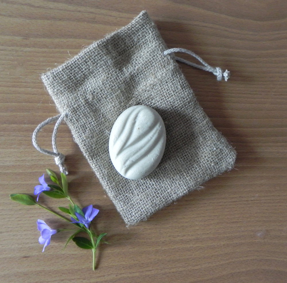 Pochette à savon ou shampoing en chanvre 2