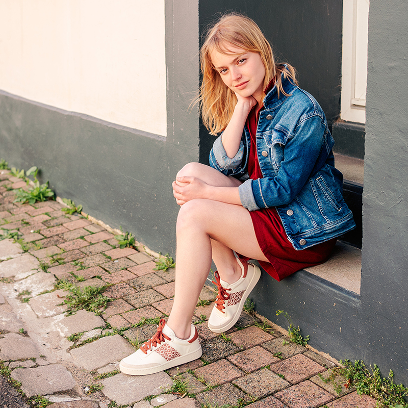 Basket rétro en cuir beige - N’go 7