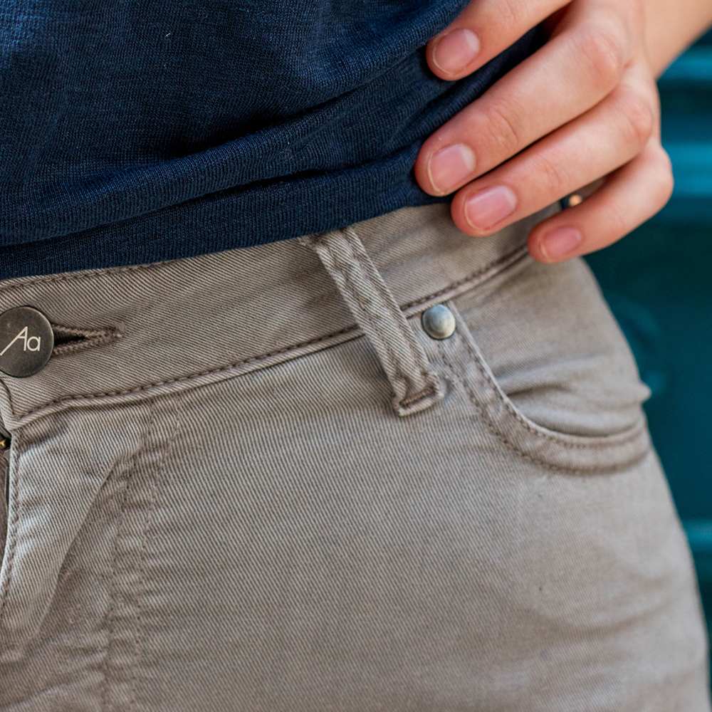 CHINO ÉTÉ ÉVASÉ ZANE 7/8 EN TENCEL ET COTON RÉCYCLÉ GRIS 2