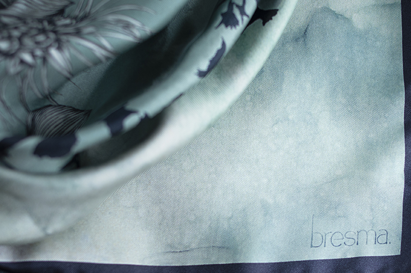 Foulard en soie Perpetual Flight 4