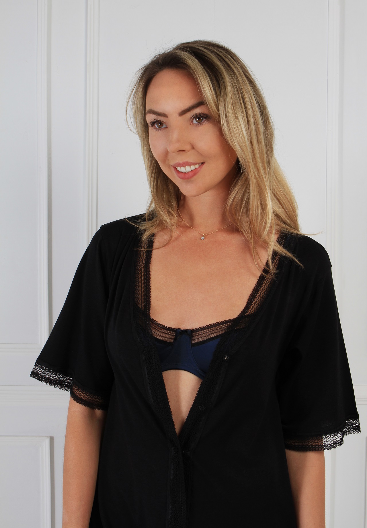 Chemise de nuit ou robe d'intérieur Hilda noire 4