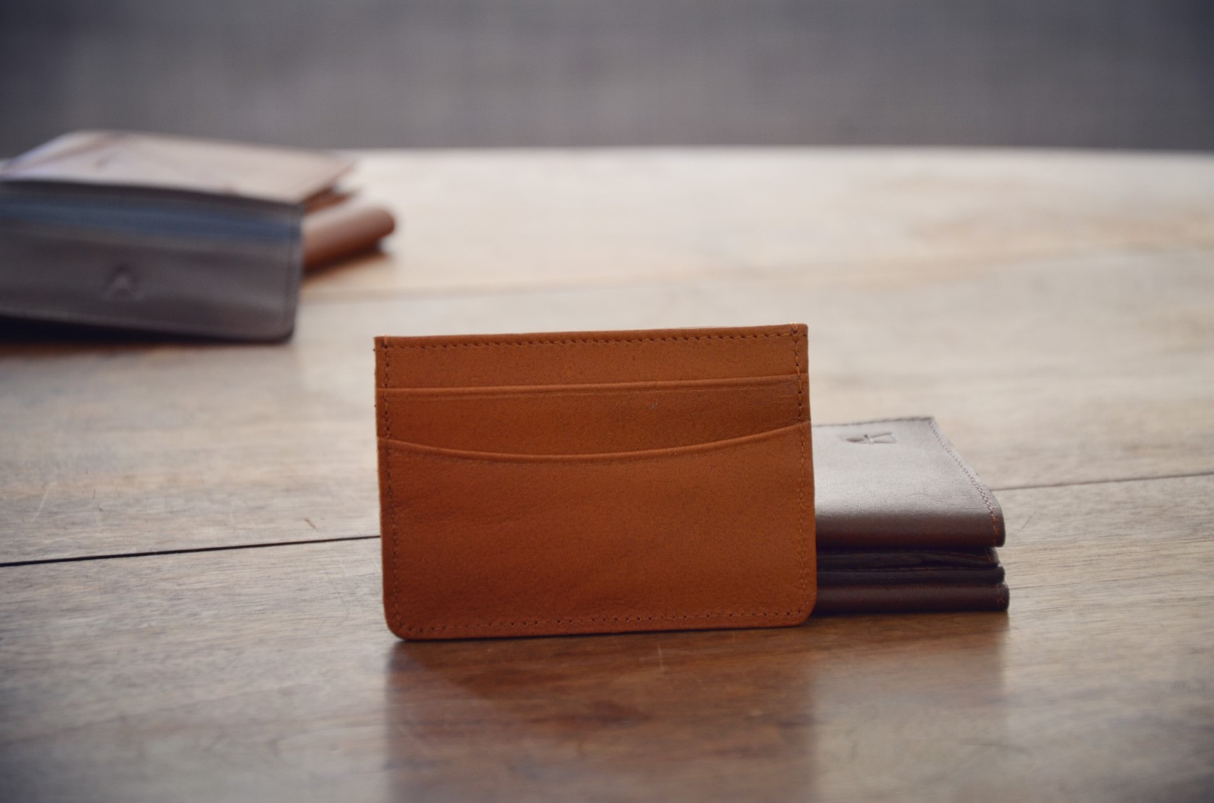 porte-cartes en cuir marron clair