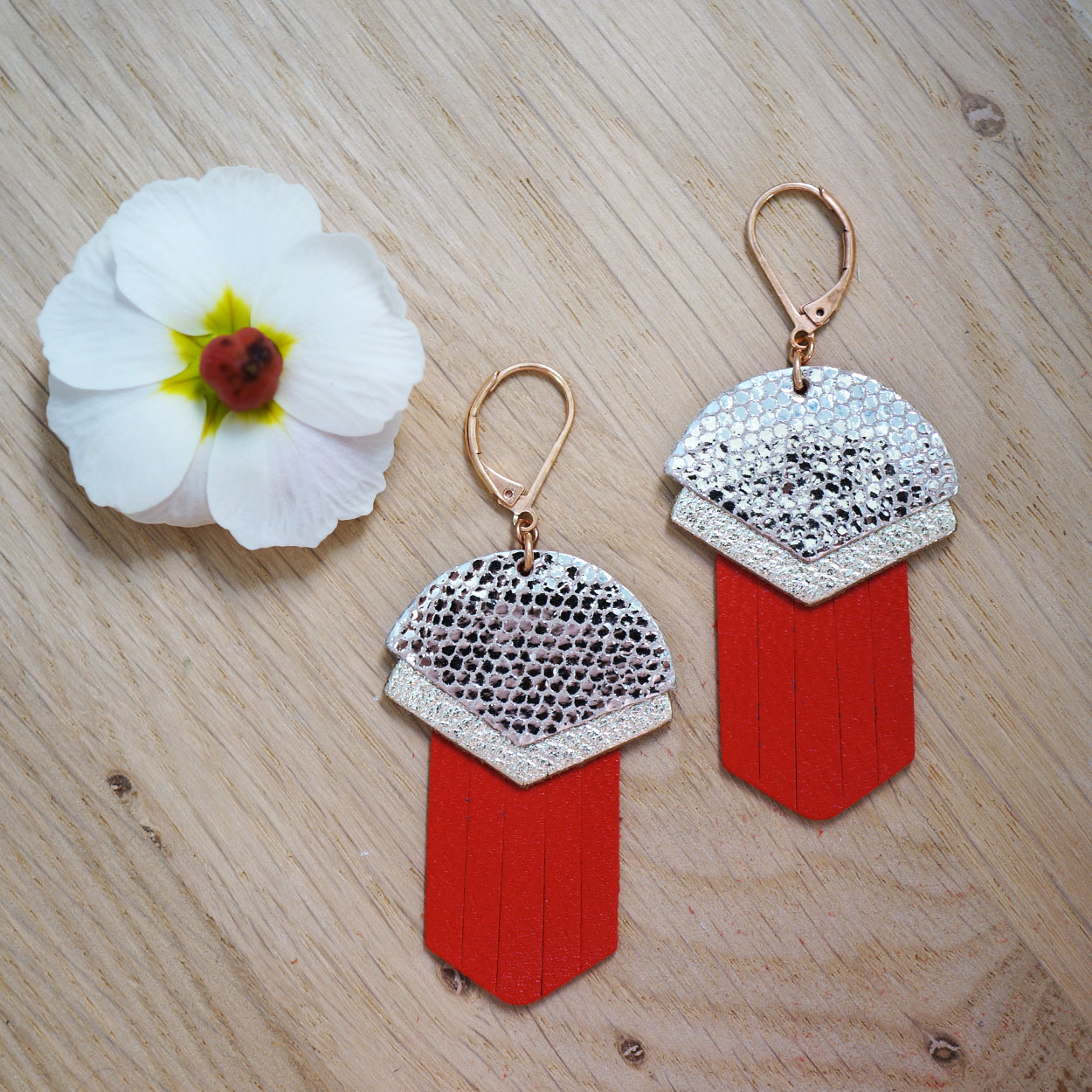 Boucles d'oreilles en cuir APACHE Rouge 2