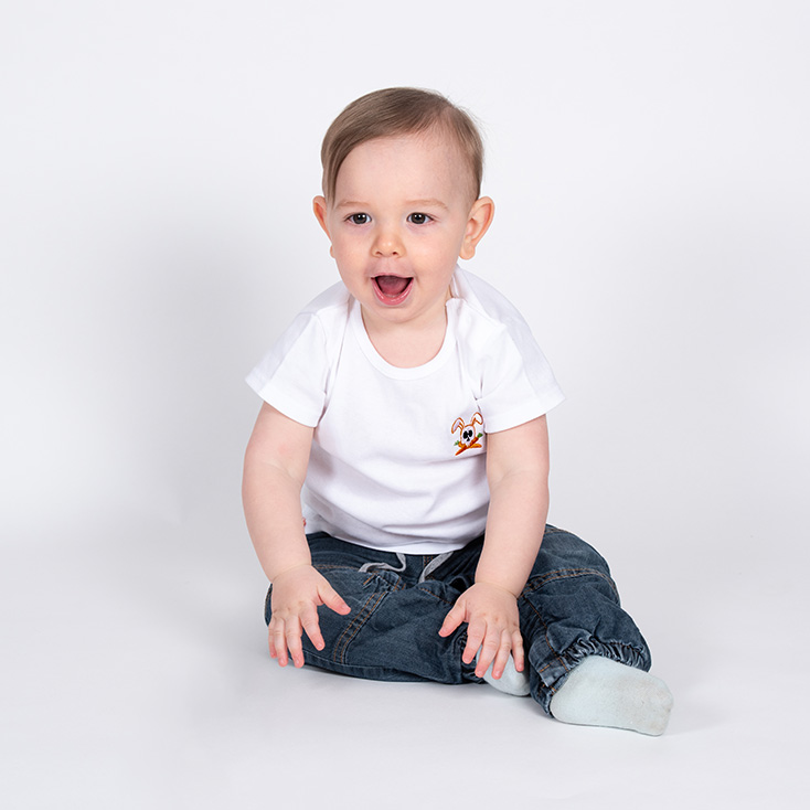 enfant portant le tshirt en coton bio hotot by papate