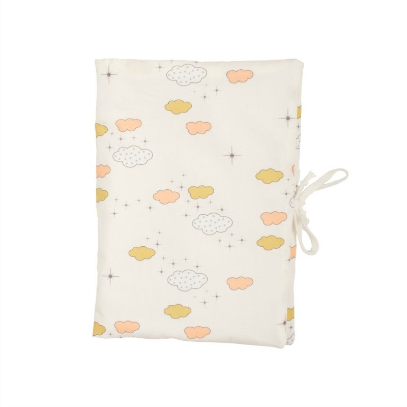 housse-carnet-sante-nuages-greges-multicolores