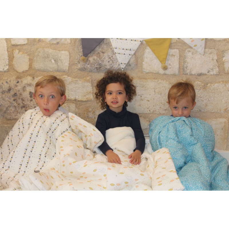 couverture-douceur-nuages-greges-multicolor