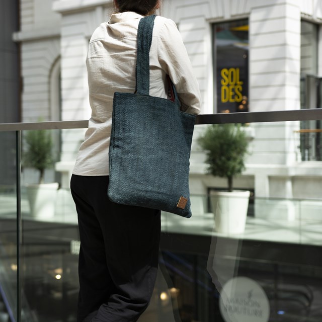 tote bag en chanvre et upcycling réversible