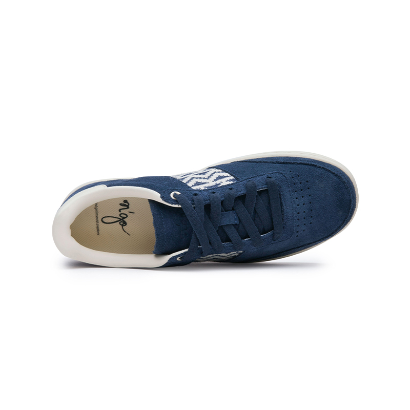Sneakers en cuir daim bleu marine et tissage crème réalisé à la main - Saigon Suede Navy 5