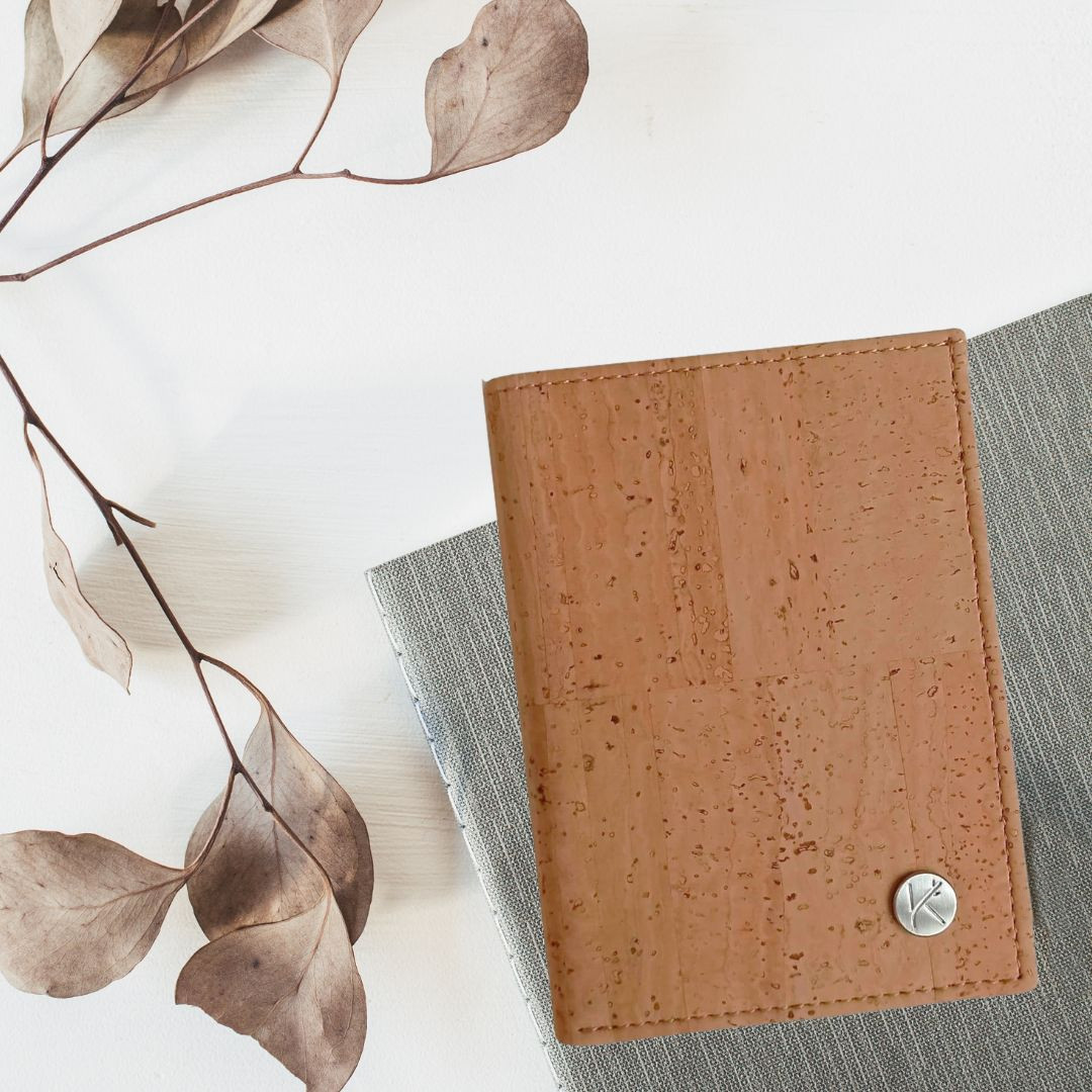 Portefeuille homme vegan en liège Sam beige 15