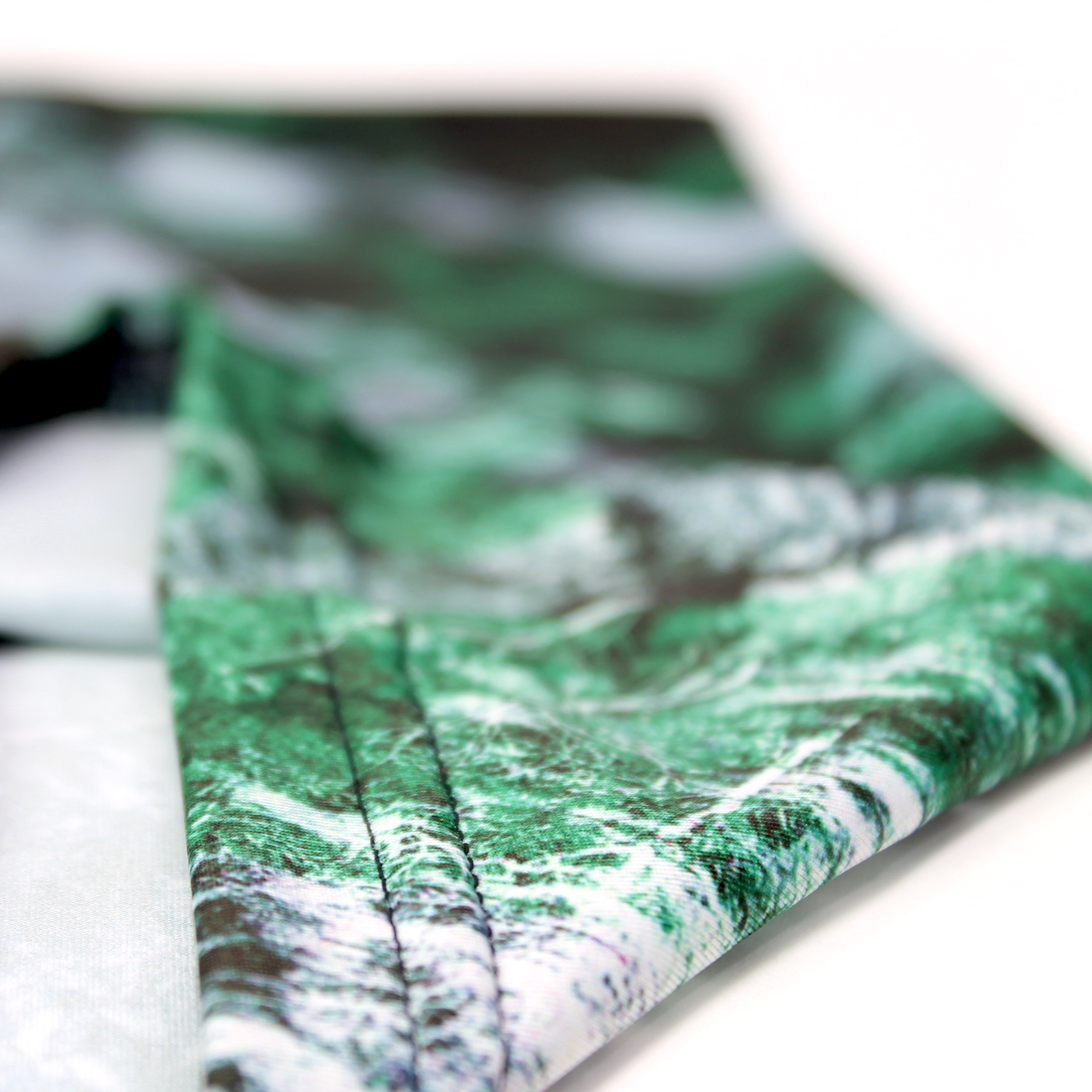 Cache-cou recyclé et made in France - forest 3