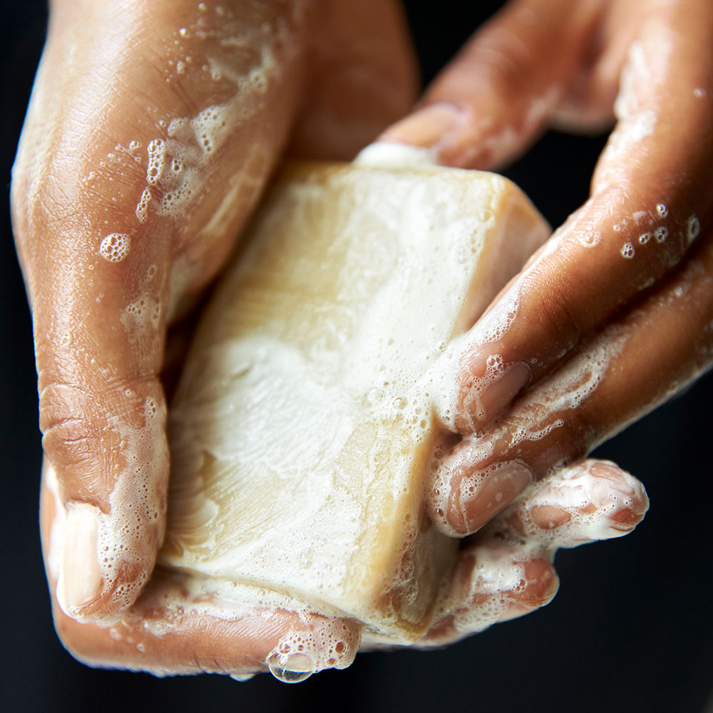 Le Savon à froid l'été dans la Garrigue