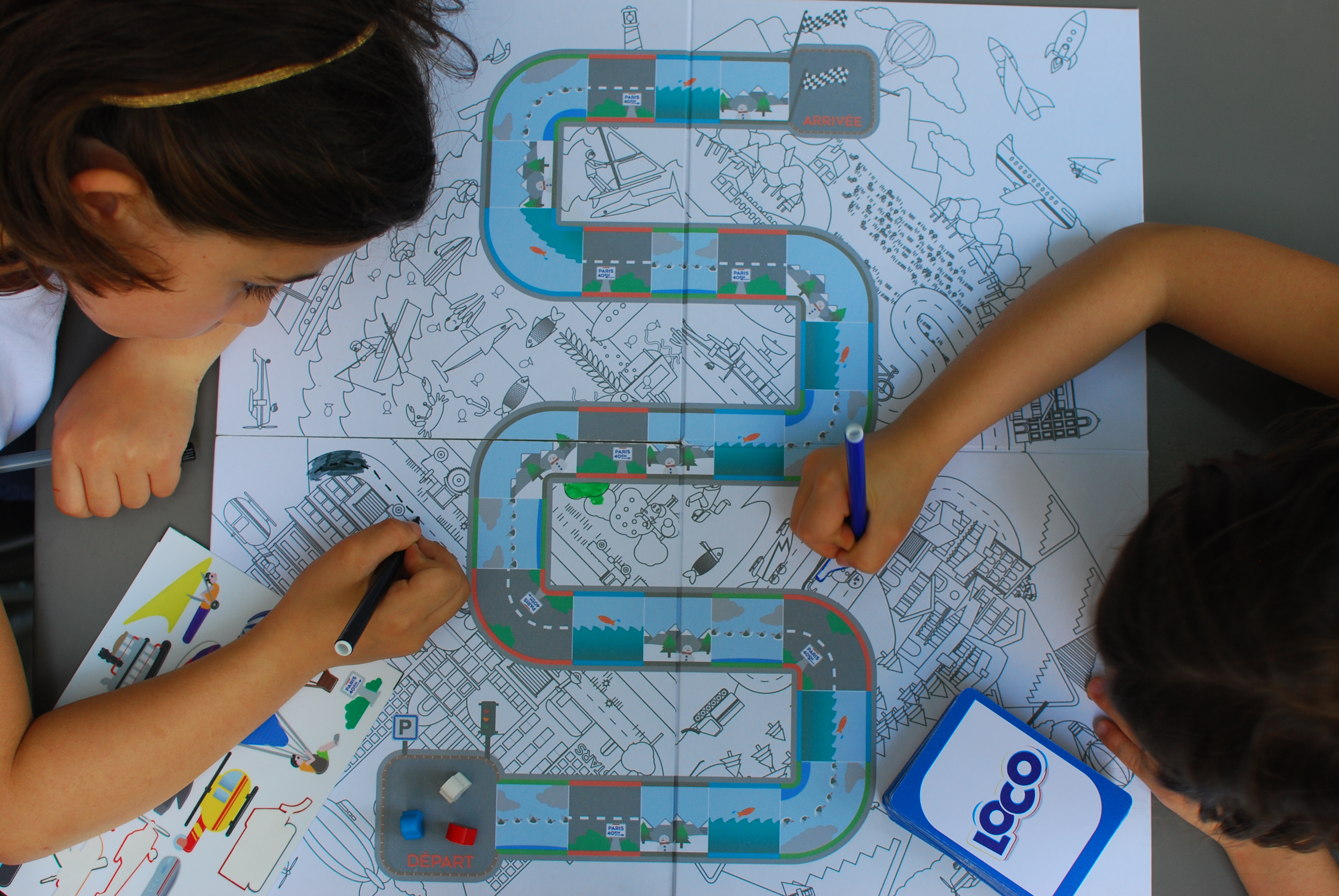 Loco le jeu de parcours créatif à personnaliser en coloriant le plateau de jeu