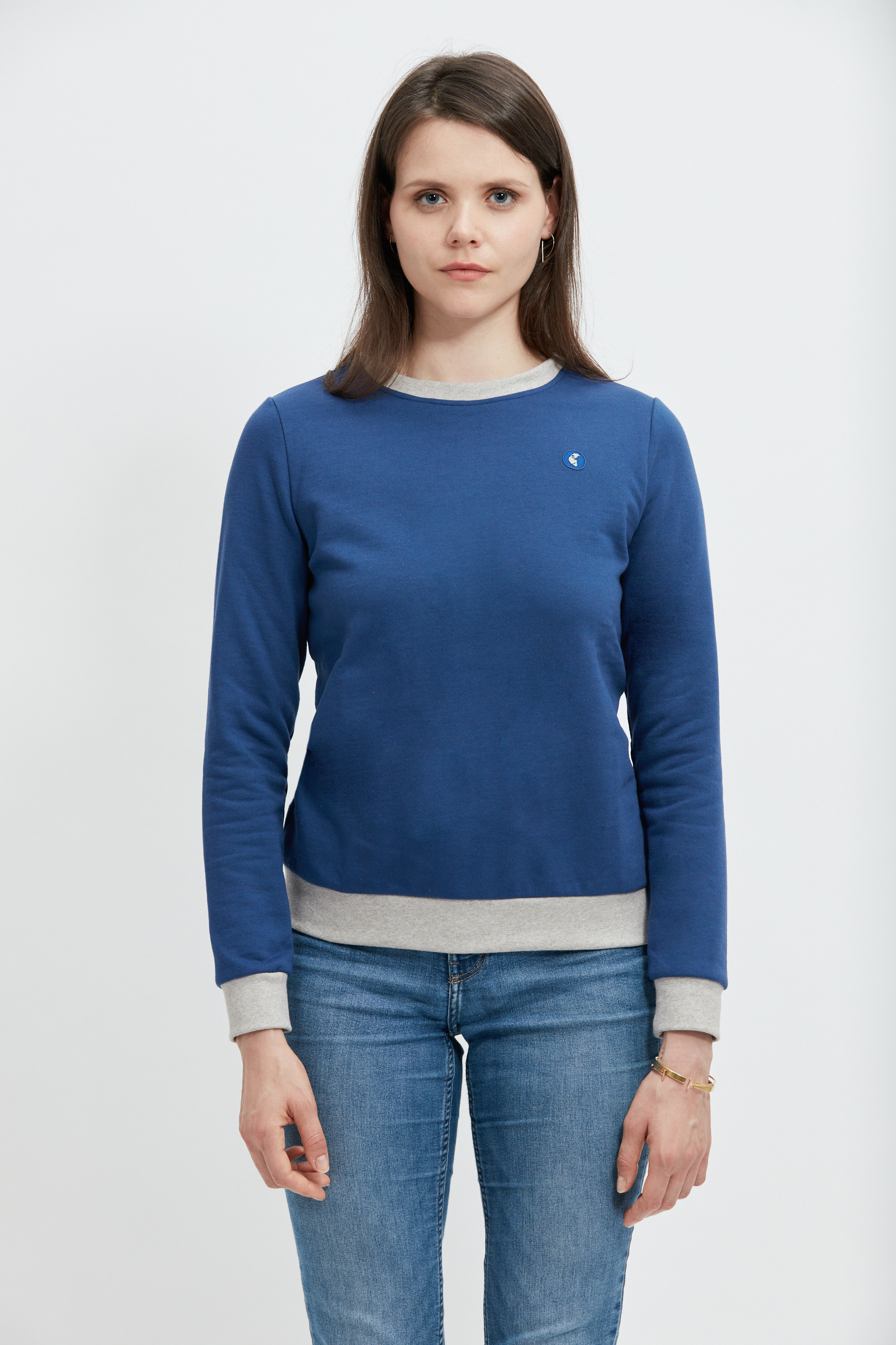 sweat-col-rond-ecclo-bleu-et-gris-femme-Made-in-France-et-coton-upcyclé-recyclé-dreamact-face-2