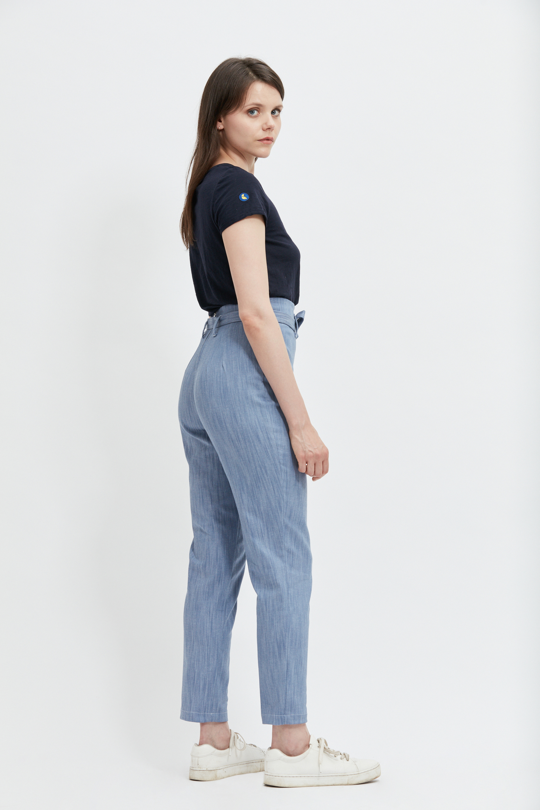 pantalon-taille-haute-bleu-ecclo-femme-Made-in-France-et-coton-upcyclé-recyclé-dreamact-coté
