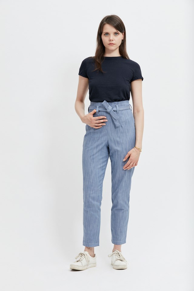 pantalon-taille-haute-bleu-ecclo-femme-Made-in-France-et-coton-upcyclé-recyclé-dreamact-face