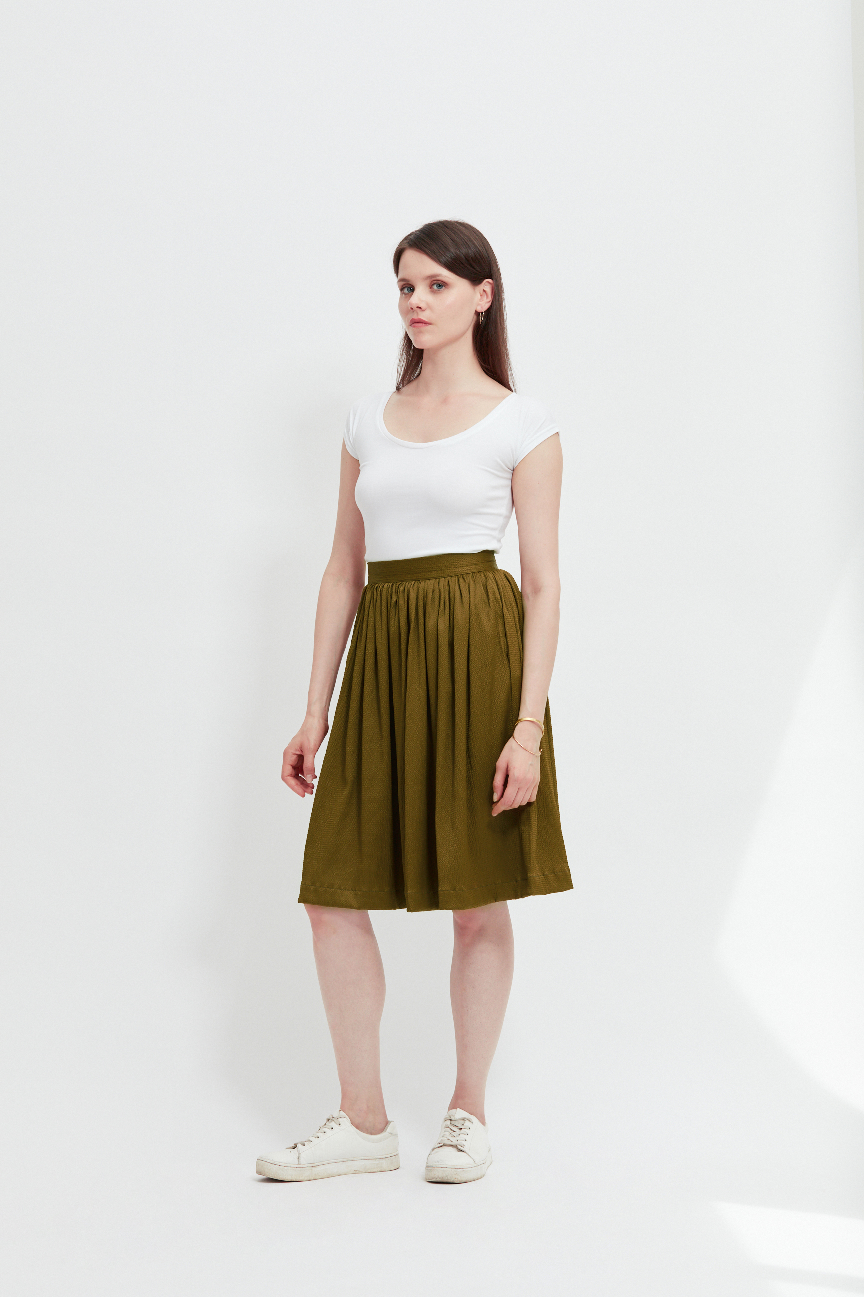 jupe-kaki-ecclo-femme-Made-in-France-et-viscose-upcyclé-recyclé-dreamact-face-1