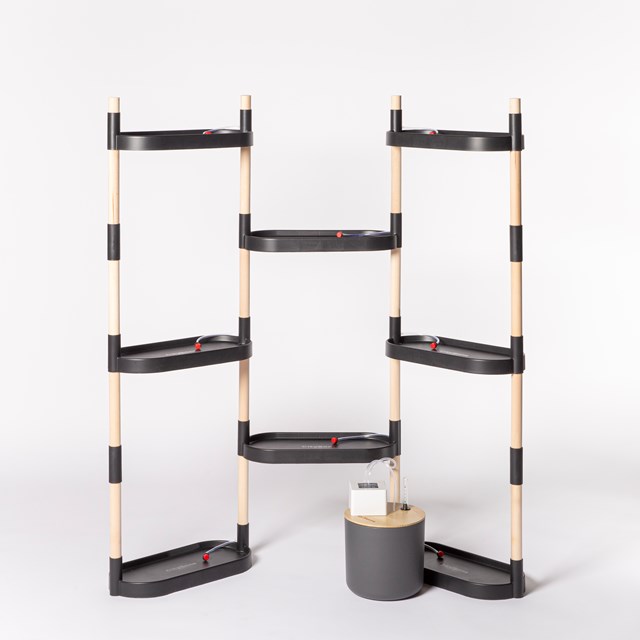 Étagère pour plantes à arrosage automatique