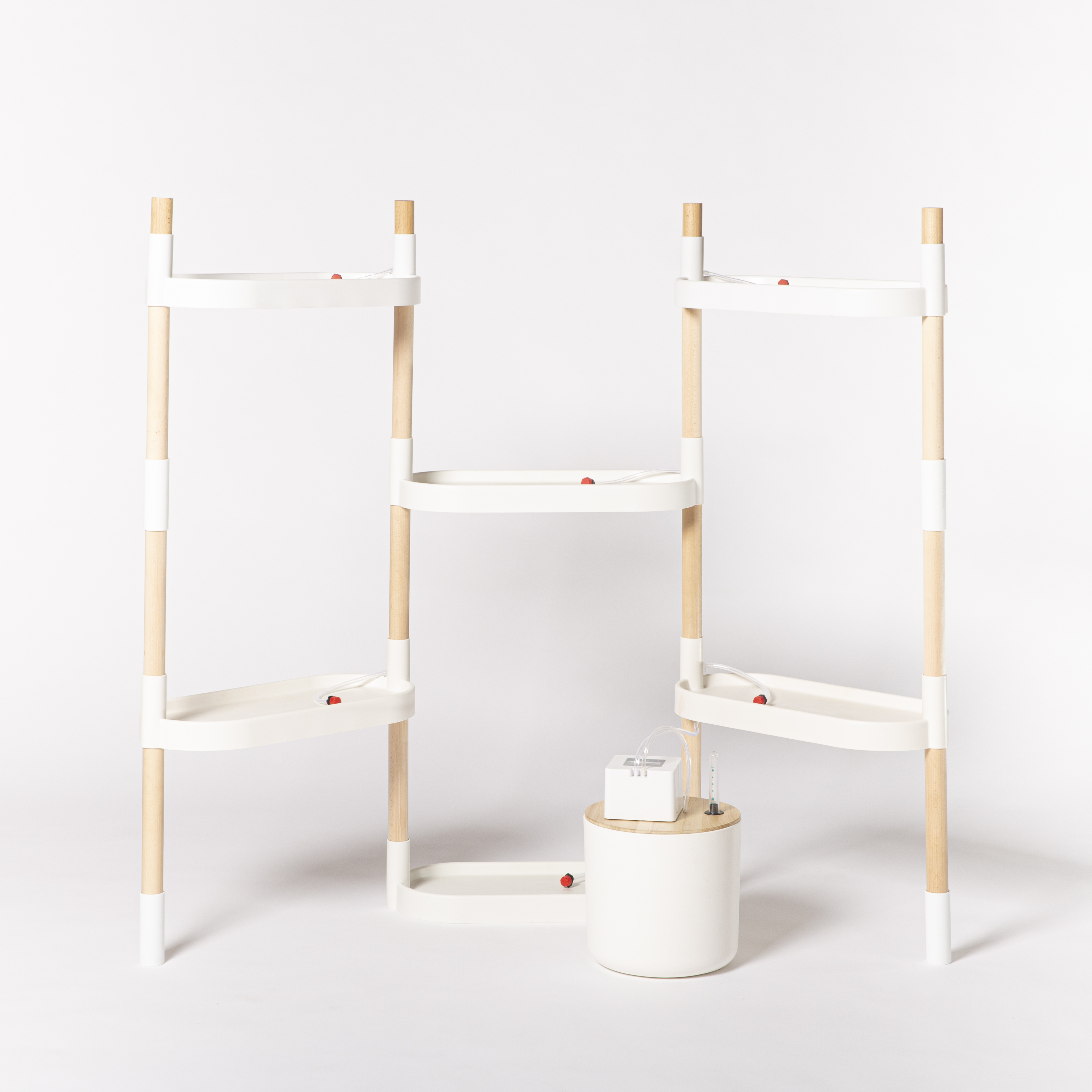 Étagère pour plantes à arrosage automatique