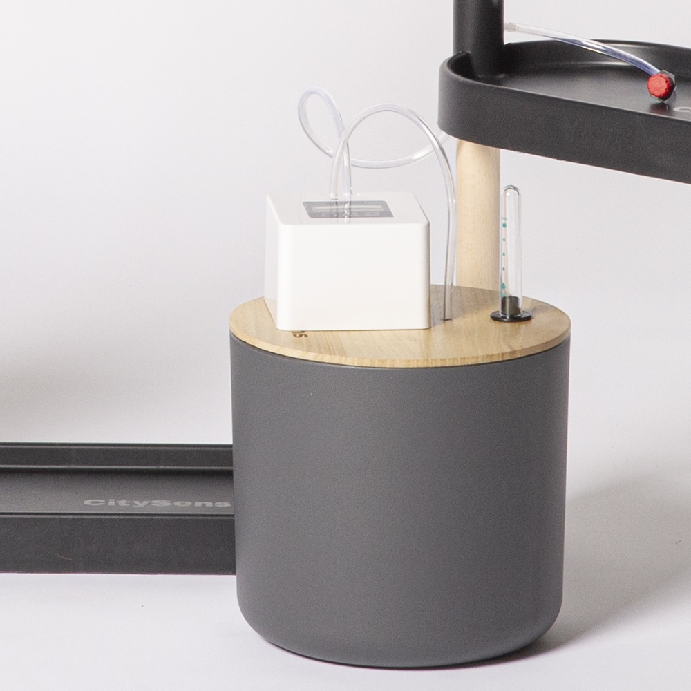 Étagère pour plantes à arrosage automatique