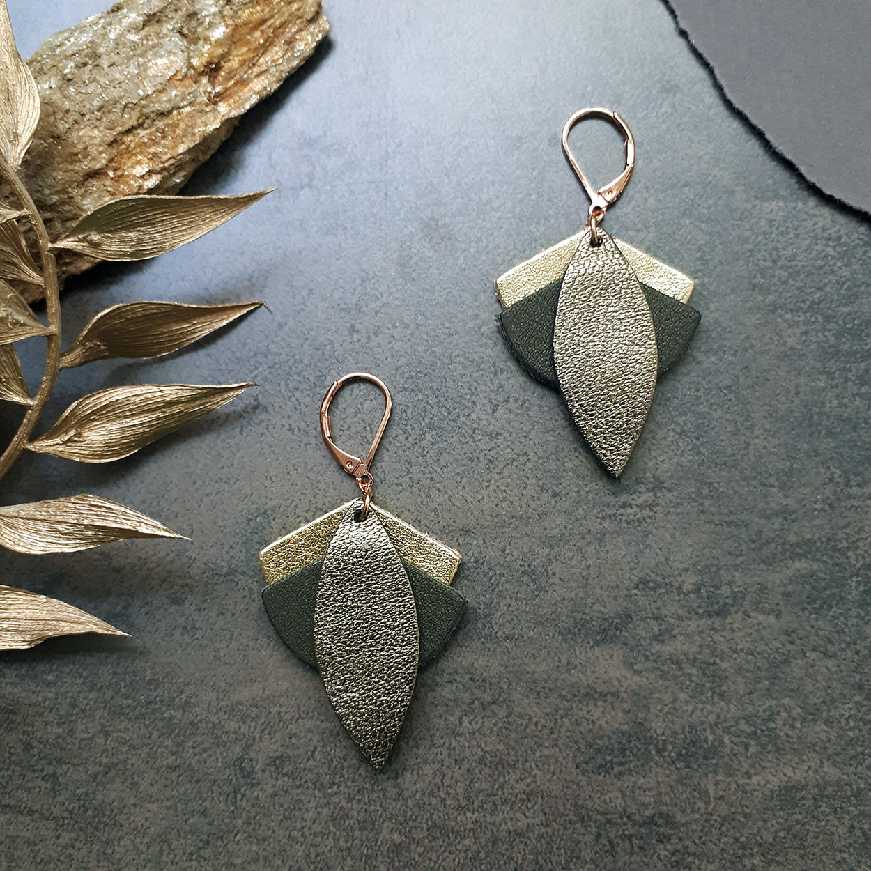 Boucles d'oreilles en cuir LOTUS Kaki 3