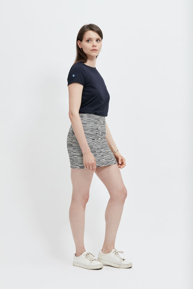 jupe-courte-ecclo-bleu-blanc-Made-in-France-et-coton-upcyclé-recyclé-dreamact-face