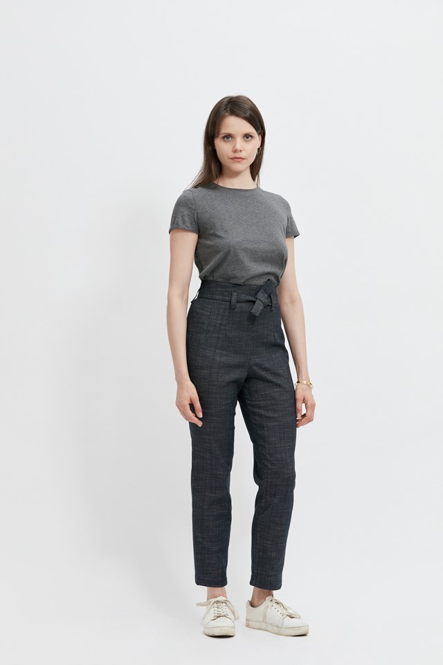 pantalon-taille-haute-noir-ecclo-femme-Made-in-France-et-coton-upcycle-recycle-dreamact-face-1