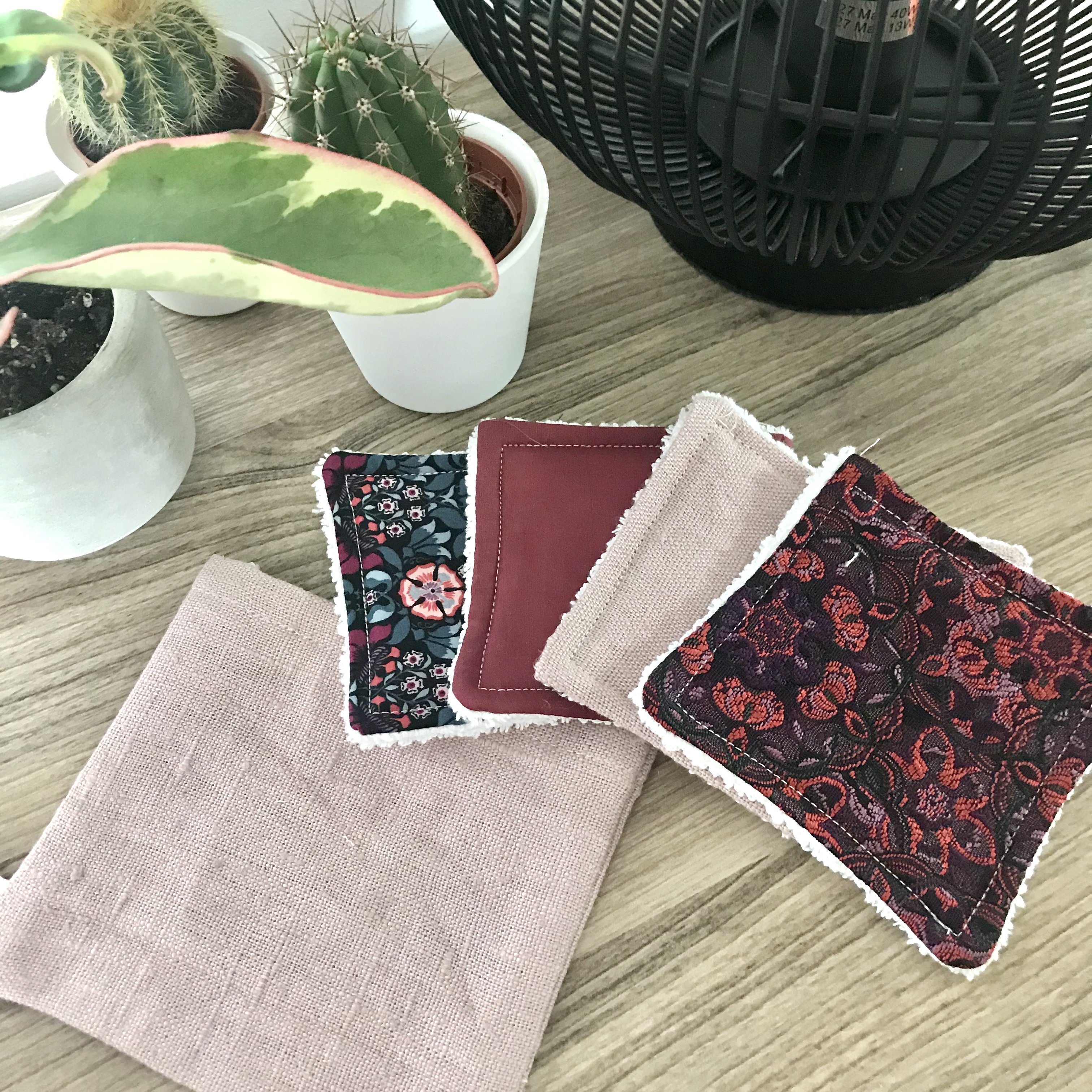 Lot de 4 coton lavable en tons de rose & leur pochette de rangement  2