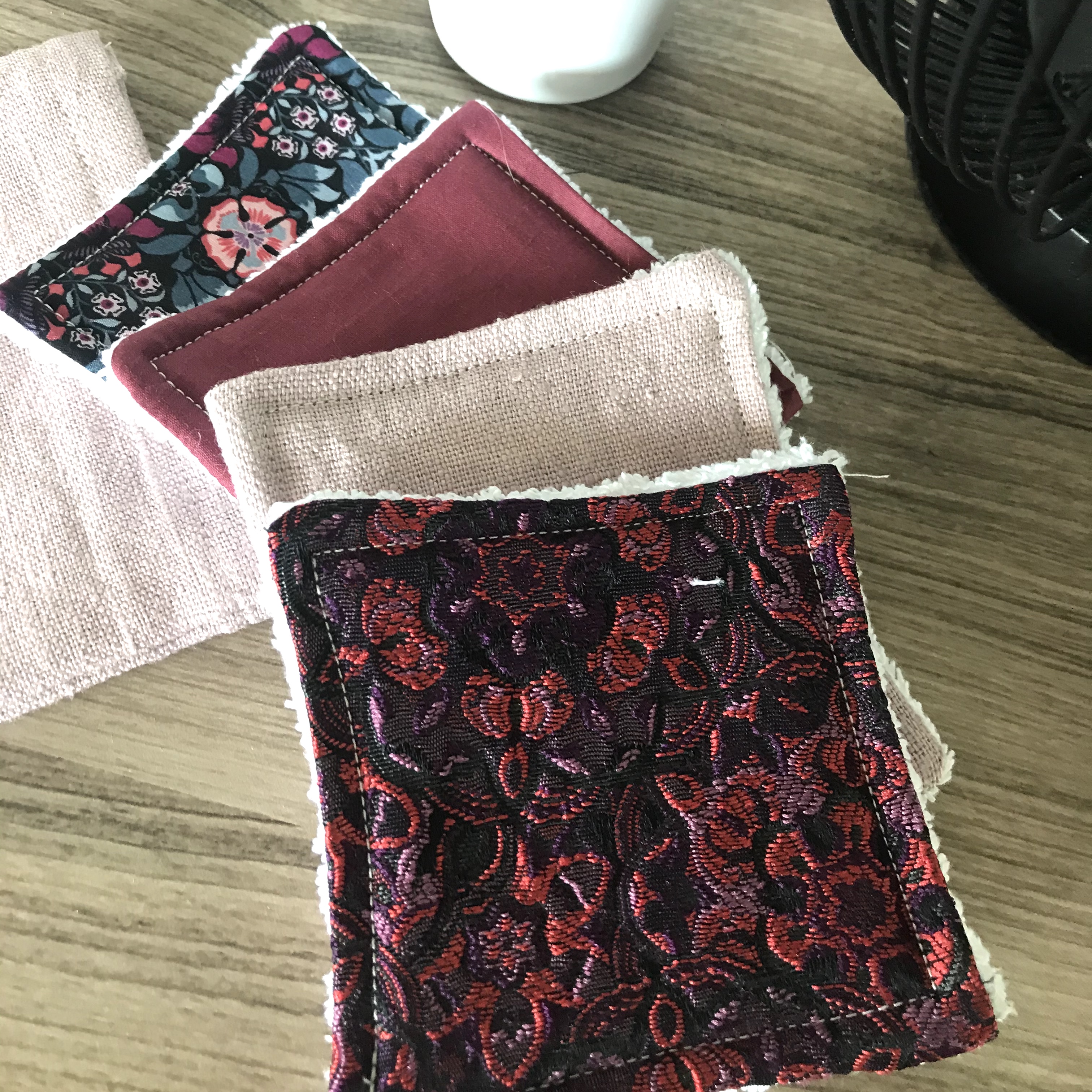 Lot de 4 coton lavable en tons de rose & leur pochette de rangement  3