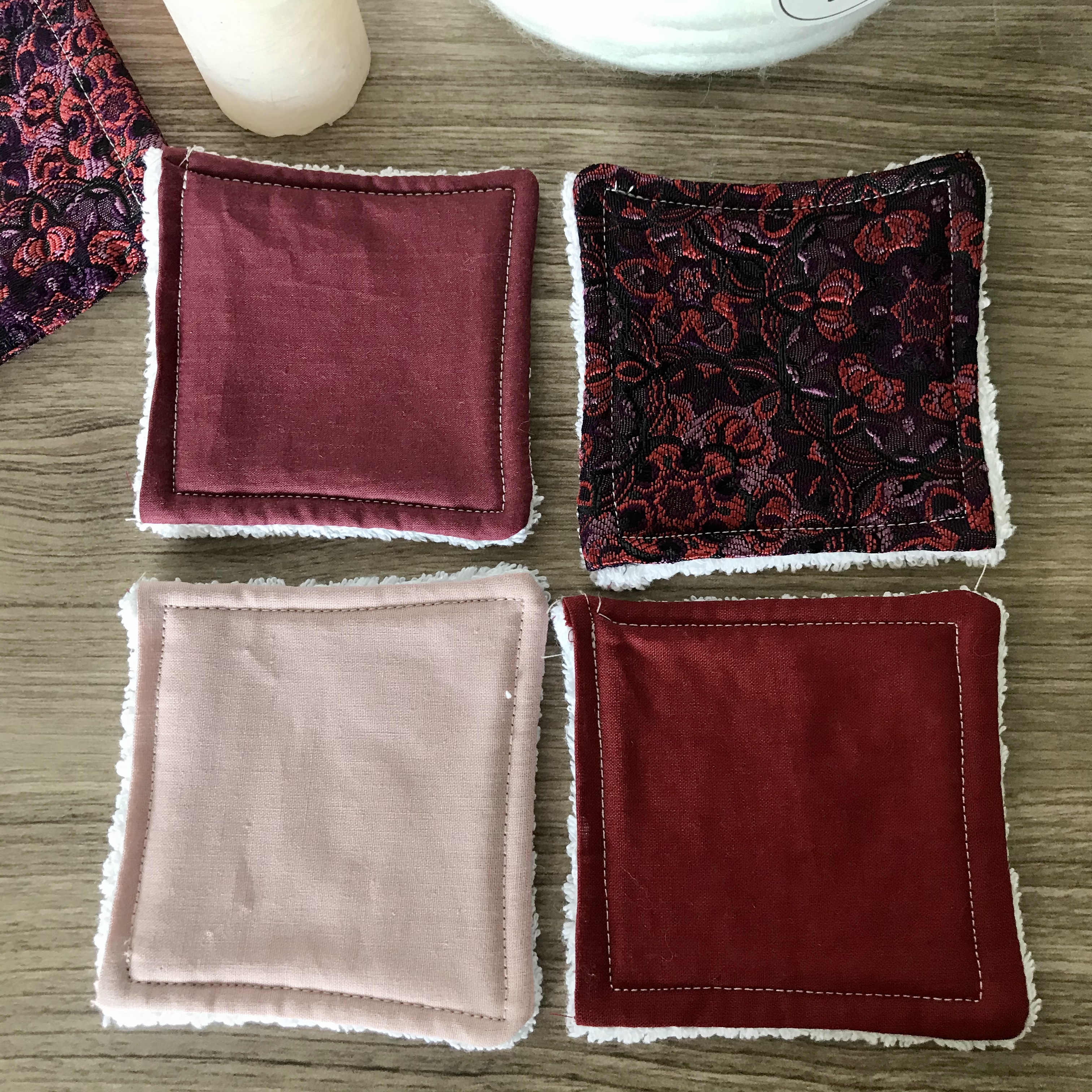 Lot coton lavable & leur pochette en tons de bordeaux & mauve  3