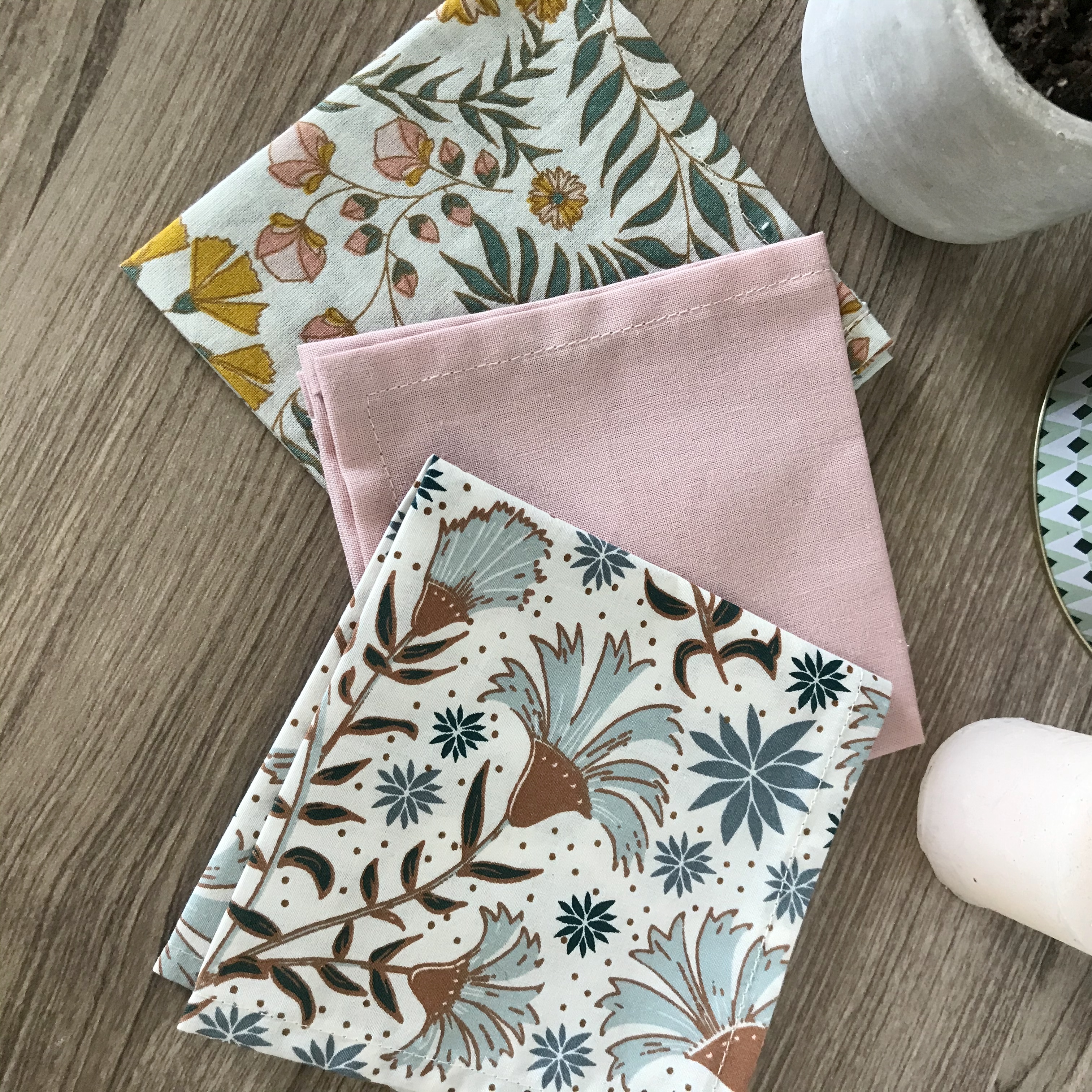 Lot de 3 mouchoirs & leur pochette  4