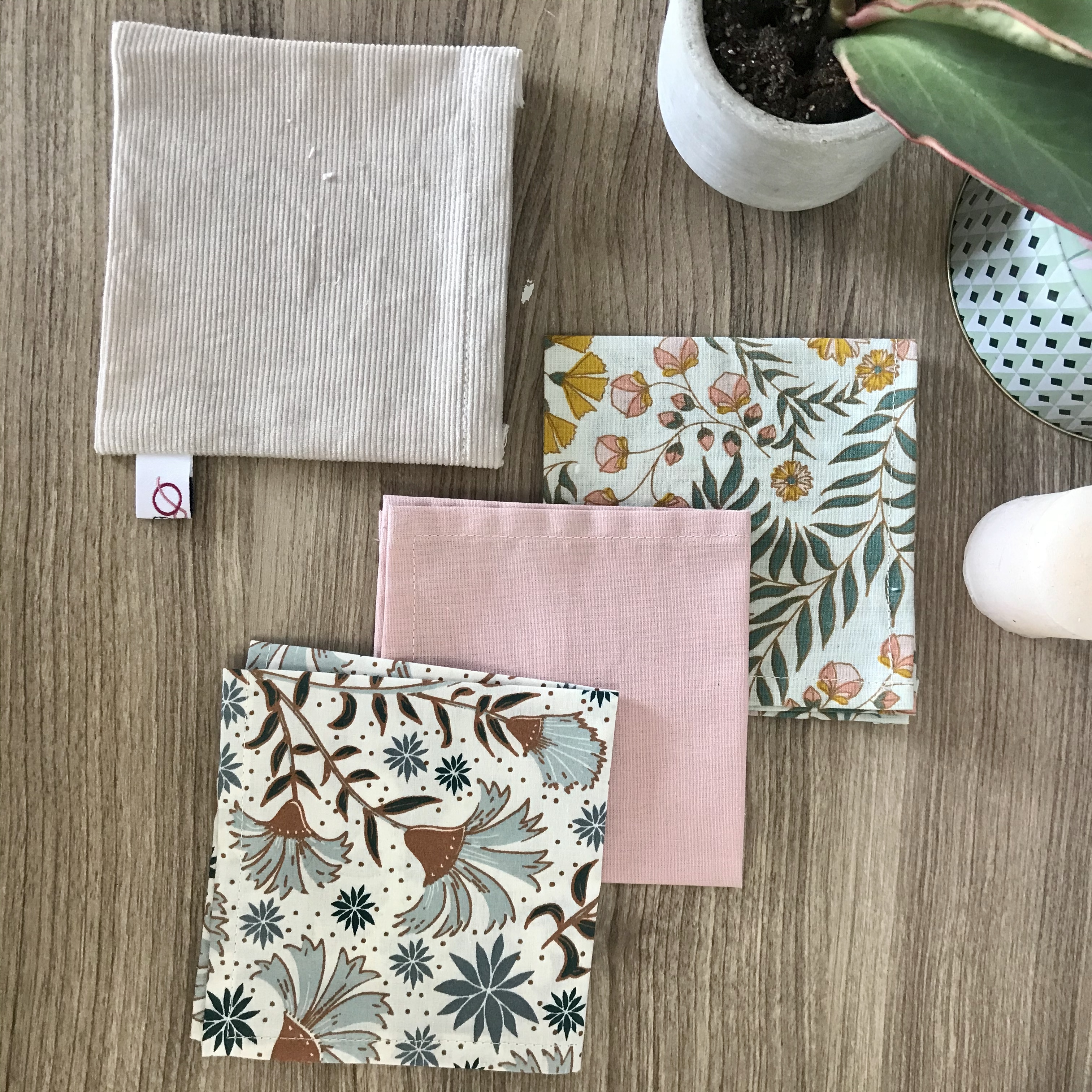 Lot de 3 mouchoirs & leur pochette  5