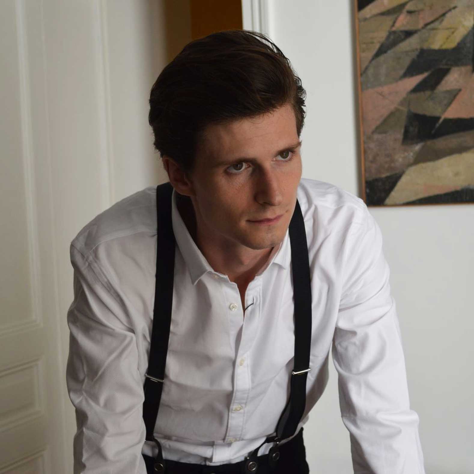 Bretelles-hommes-et-femmes--fantaisie-noir-made-in-france-finition-cuir-hydribe-pinces-et-boutons