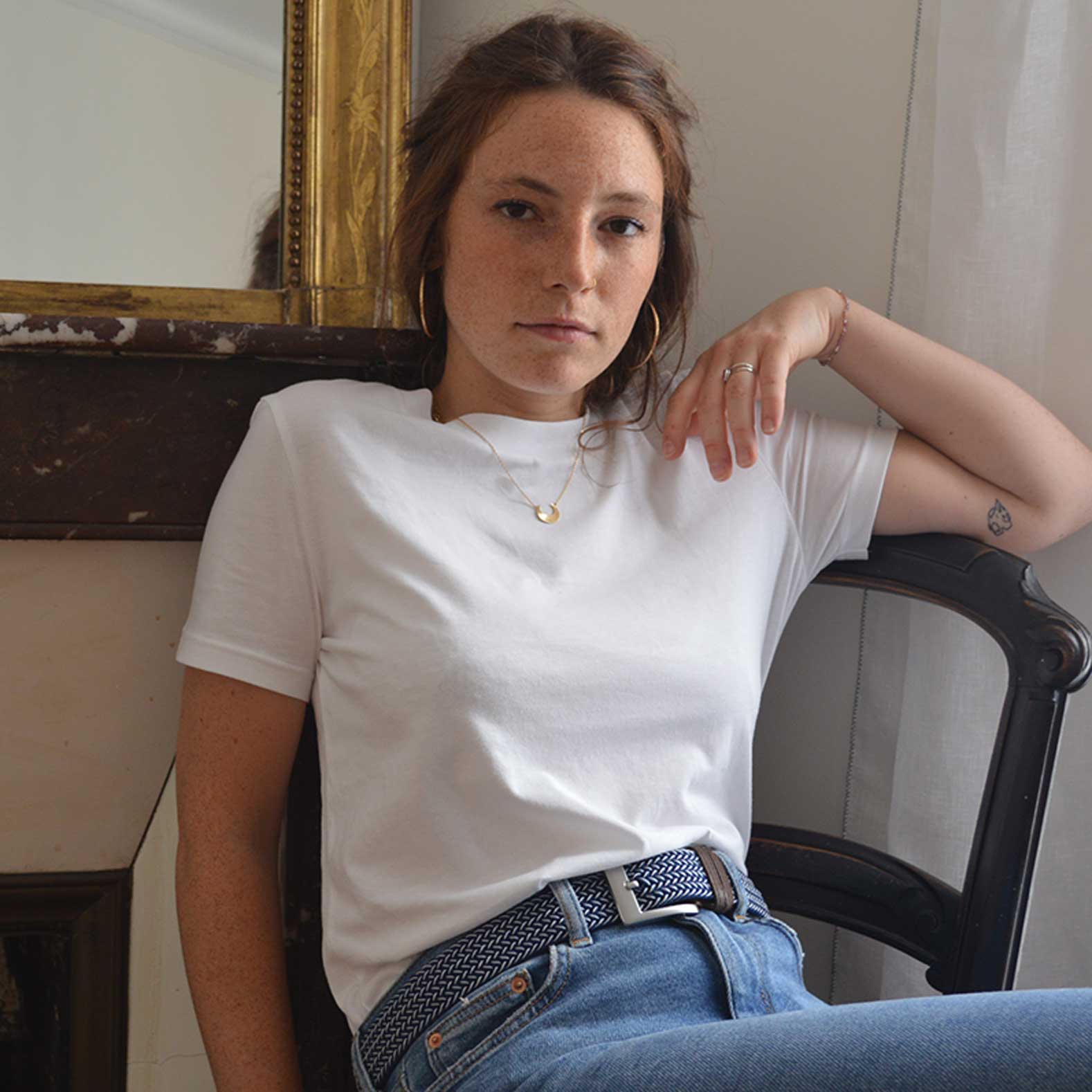 ceinturemade-in-france-tressée-élastique--embouts-en-cuir-marron-bleu-marine-et-blanc