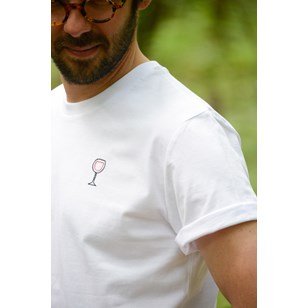 T-shirt brodé main vin rouge à offrir dans son furoshiki