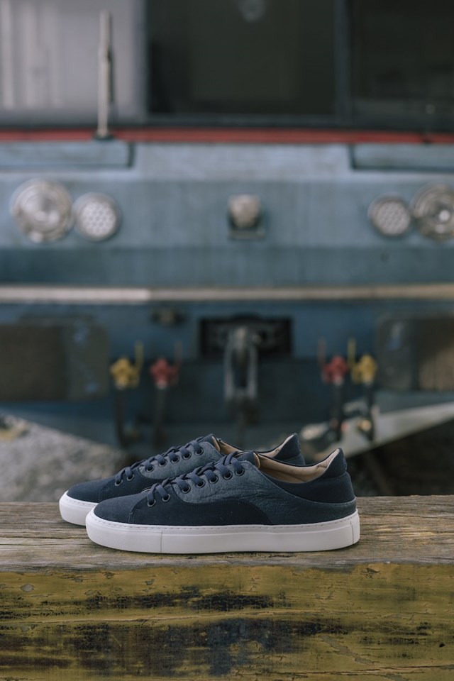 sneakers-bleu-marine-homme-recyclés-angarde