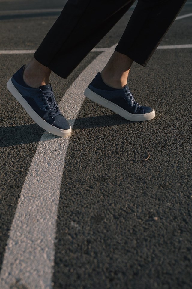 sneakers-bleu-marine-homme-recyclés-angarde